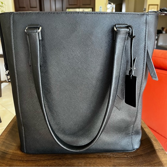 TUMI saffiano leather black tote bag - Picture 8 of 11